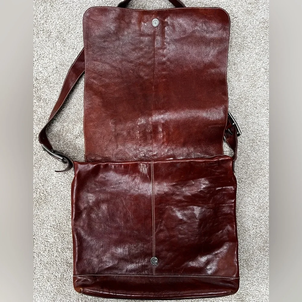Kuhlman Italian Leather Messenger Crossbody Bag